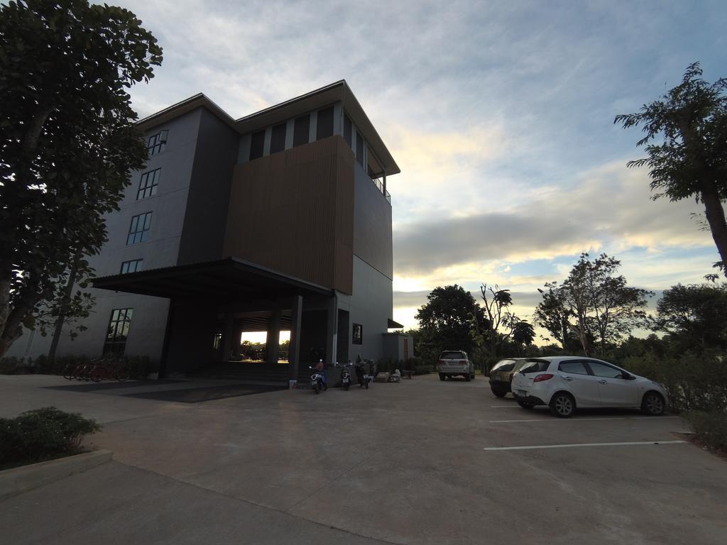 Riverawan Hotel Chanthaburi Exterior foto